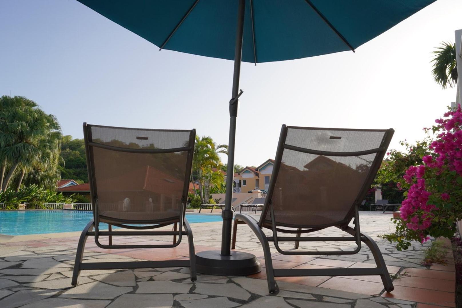 T2 Spacieux, Confort, Piscine & Plage A Sainte-Anne Exteriér fotografie